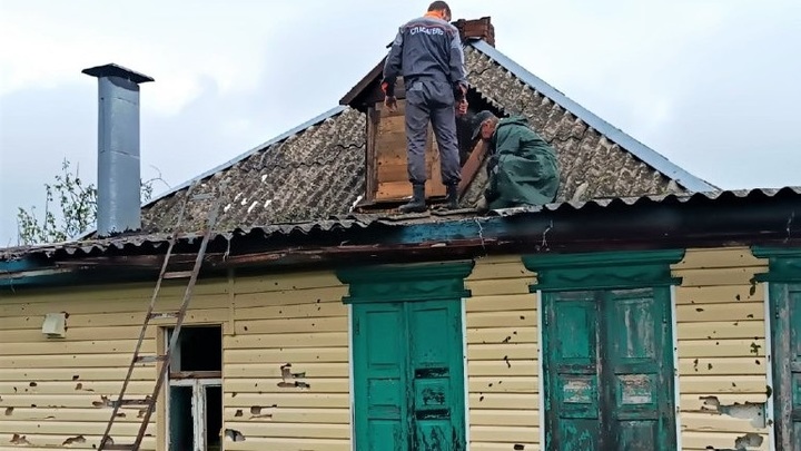 Власти Кубани пообещали жителям Мостовского района помочь с восстановлением домов после града