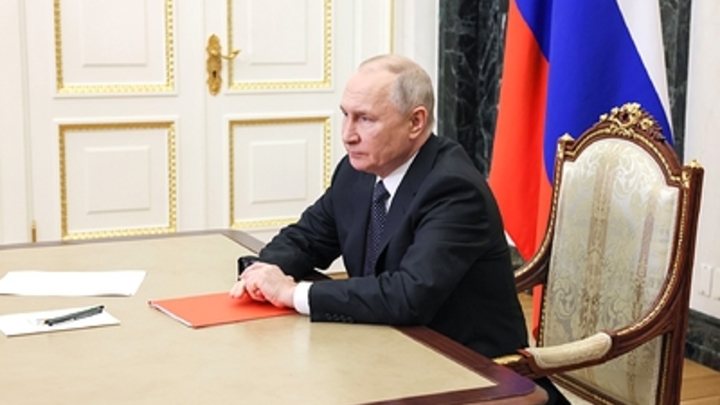 Президент России Владимир Путин наградил мэра Екатеринбурга