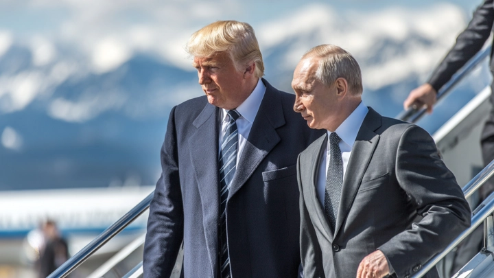Путин только сел в Cadillac и лицо сразу изменилось: Взгляните на кадры. Трамп вцепился мёртвой хваткой