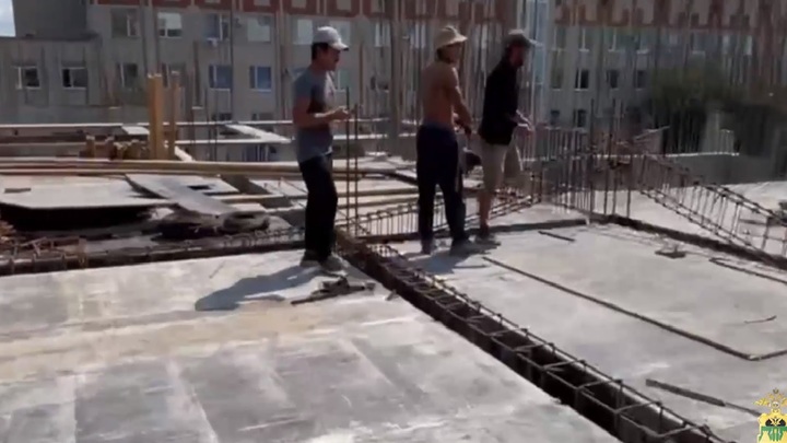 На Кубани на стройке обнаружили незаконно работающих мигрантов из Узбекистана