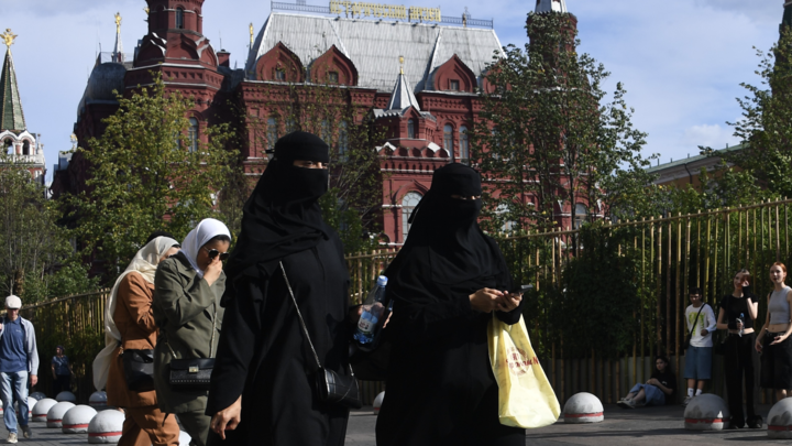 Взгляните на иконы: Муфтий Татарстана заявил, что хиджаб был традиционной одеждой русских женщин