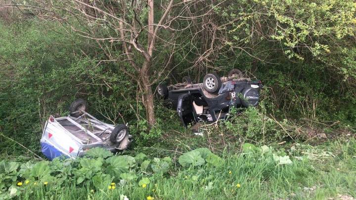 В Краснодарском крае в кювет свалился внедорожник с туристами
