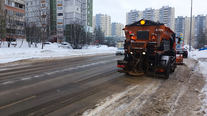 На нижегородских дорогах проводится противогололёдная обработка из-за похолодания