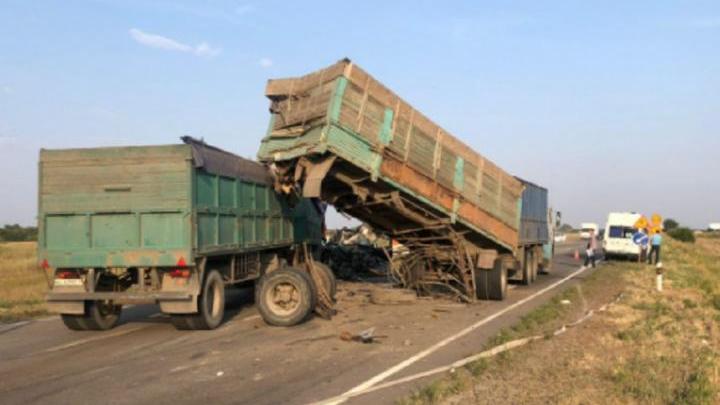 Есть пострадавшие: в Ростовской области столкнулись четыре автомобиля