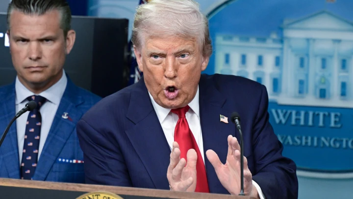Трамп раскритиковал Болтона за слова о победе России на саммите с Путиным