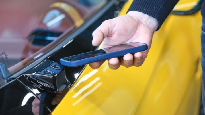 Украинца дважды не пустили в Россию – Странные контакты