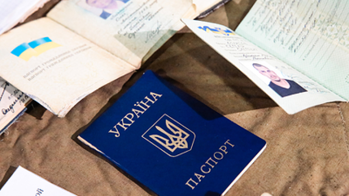 В Одессе толпа избила сотрудников ТЦК и перевернула их автобус