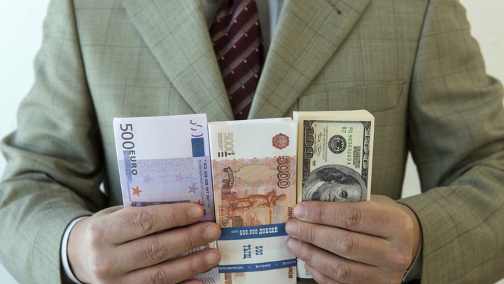 Идею повысить налоги для богатых ради пенсий раскритиковали: Полтора миллиона - не та зарплата