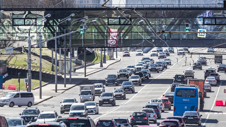 В Анапе установили первый надземный пешеходный переход