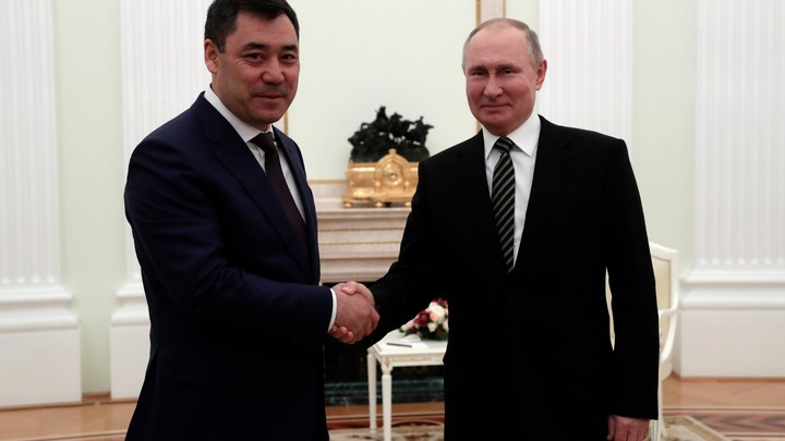 Президент Киргизии возмутился тем, что документооборот в стране ведётся на русском языке
