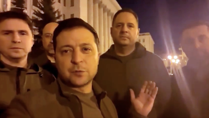 Как понять, что человек - наркоман: Зеленский рассказал с едва открытыми глазами