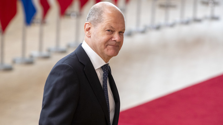 Украина получит от Греции советские танки — Шольц