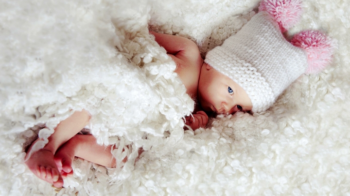 В Британии впервые появились на свет дети от трех родителей