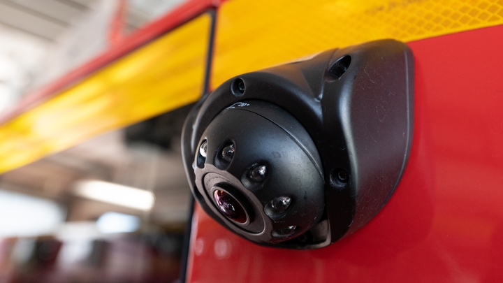 Как найти скрытую камеру: Эксперт назвал два простых способа