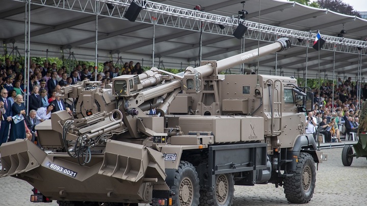 Франция готова поставить Киеву новую партию оружия — Макрон