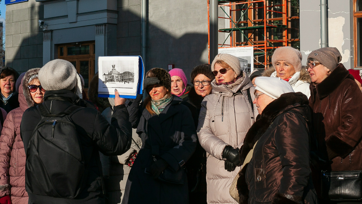 Оскорбивший Россию и Путина художник презентует свою книгу в сердце Москвы: Русские опешили