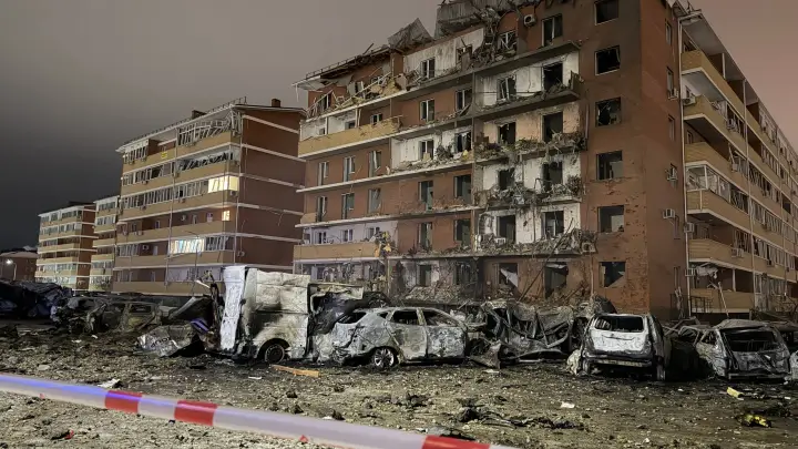 Атака дронов на Адыгею 21 января: разрушен жилой дом, эвакуированы жители, есть пострадавшие, фото и видео