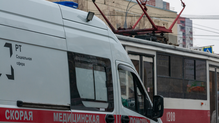 Женщина попала под автобус на переходе в Кемерове