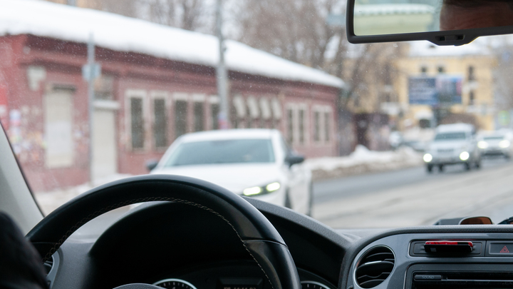 Верхний возрастной порог собираются установить для водителей в России