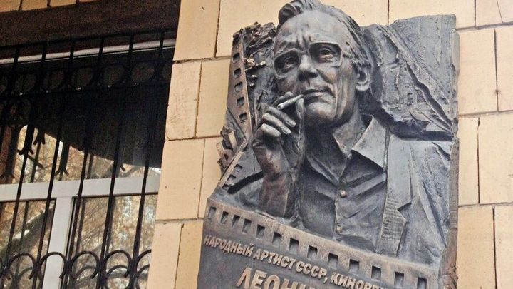 Нереальные события в фильме Гайдая Не может быть! - или почему важно следить за календарём