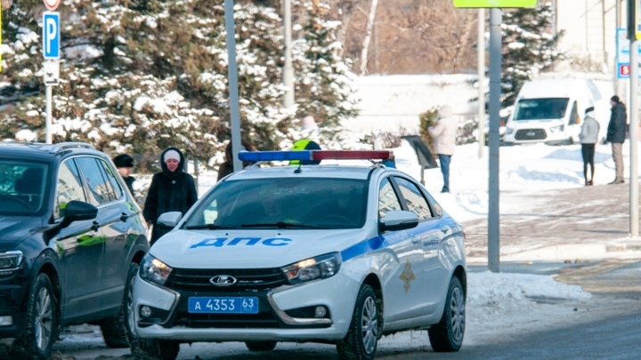 Администрация Читы попросила ГИБДД убрать часть отбойника на улице Горького