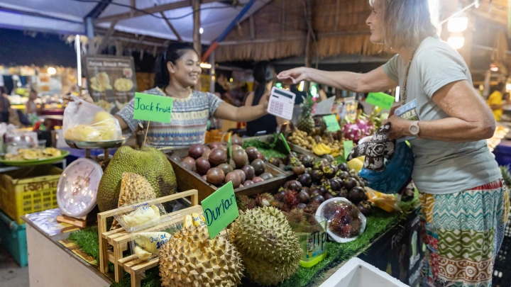 Автобус с российскими туристами перевернулся в Таиланде