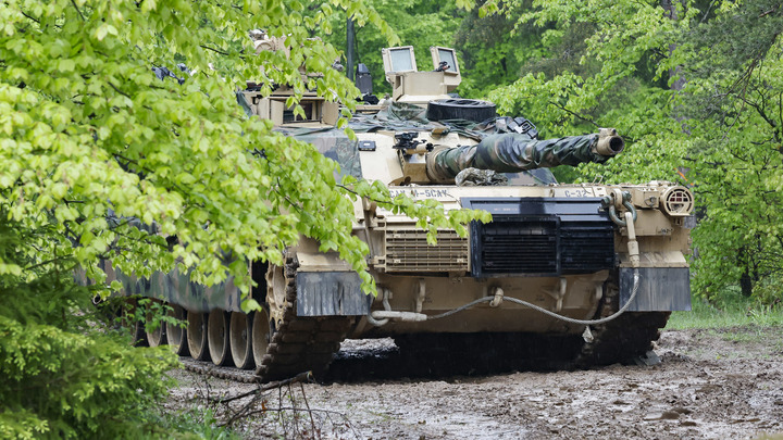 Боец с позывным «Рассвет» заставил гореть первый танк Abrams в зоне СВО