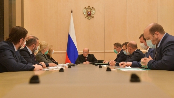 Подъёмные от Мишустина: Врачи получат в два раза больше за переезд на Дальний Восток или на Север