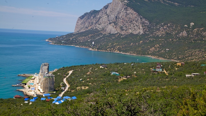 Плата за близость к фронту: Как сейчас отдыхают в Крыму, рассказал Олег Царёв