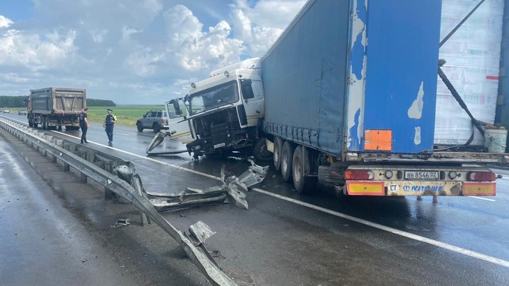 Трасса М-5 по направлению в Челябинск перекрыта из-да ДТП