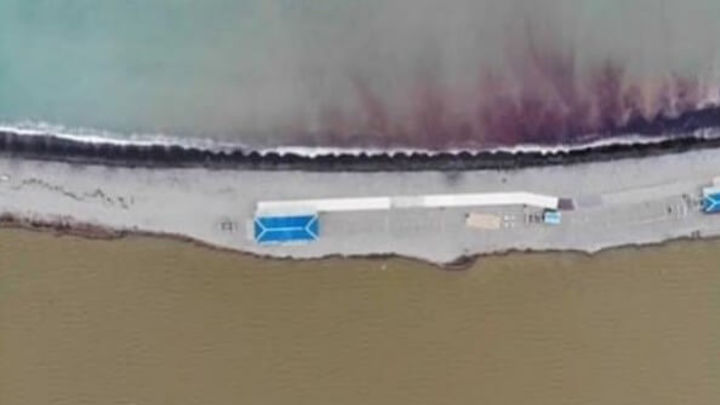 Стало известно, почему море у Новороссийска стало красным