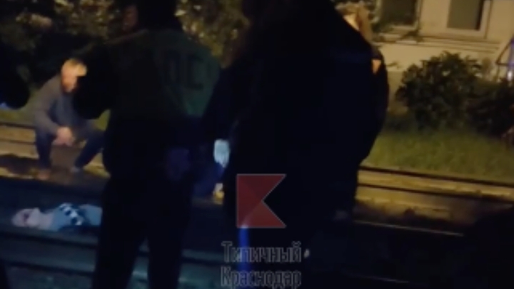 В Краснодаре пенсионер чудом выжил, попав под трамвай