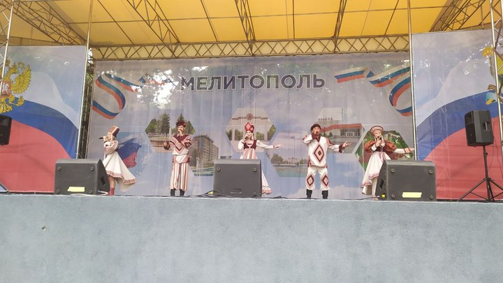 В День молодежи в Запорожской области выступили артисты из Крыма