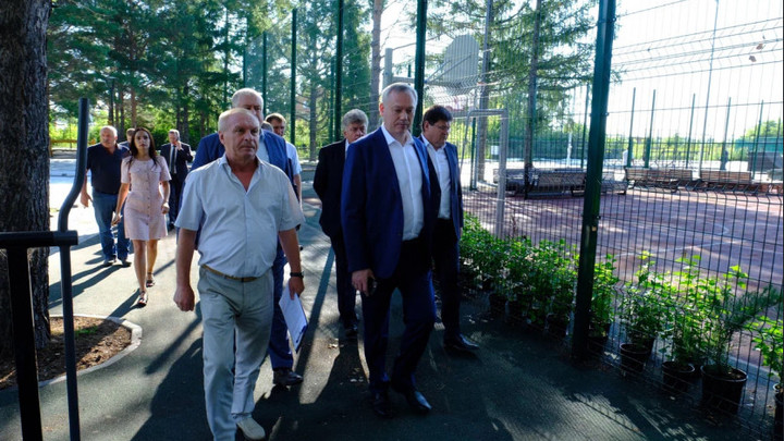 Андрей Травников проконтролировал исполнение поручений по развитию социальной инфраструктуры Коченёва