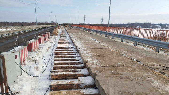 Движение на мосту через Онегу планируют перевести на левую полосу