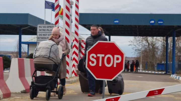 Депортированная украинка пожаловалась на унижения в аэропорту Израиля