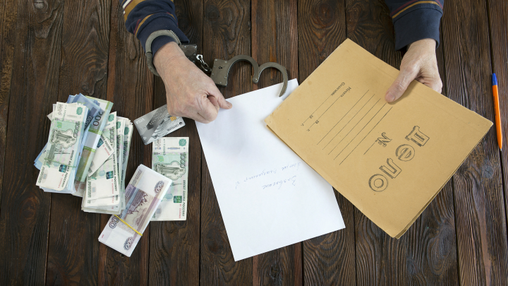 Квартира - жене, особняк - дочери: Как замглавы московского метро спасал имущество перед арестом