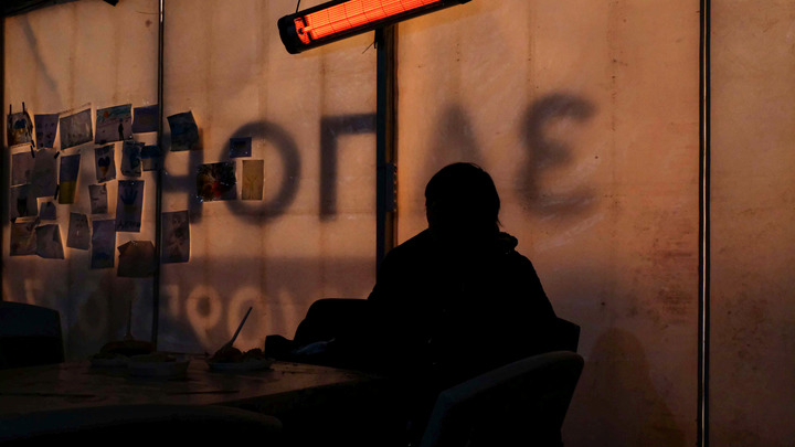 Украинских беженцев массово гонят из отелей: Вот вам и Европа...