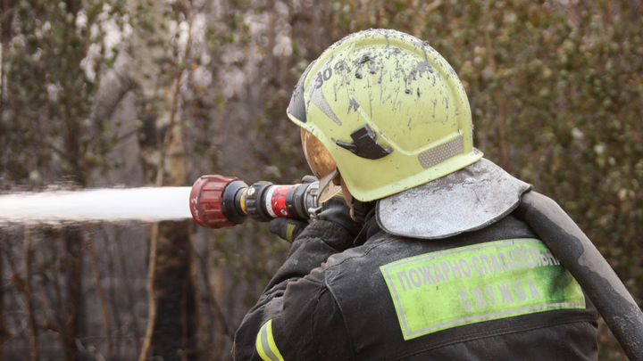 Пять человек эвакуировали из горящего офиса агрохолдинга Васюринский в станице Пластуновской