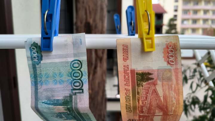 Бежавший комик Ласточкин пожаловался миру на жизнь: Не мог бросить Россию из-за денег