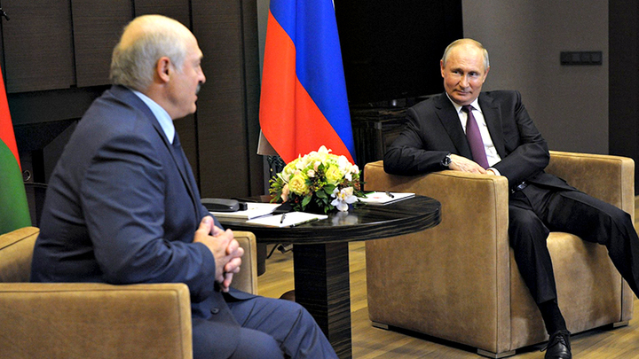 У нас совсем невыносимо: Лукашенко прибыл в Санкт-Петербург на встречу с Путиным