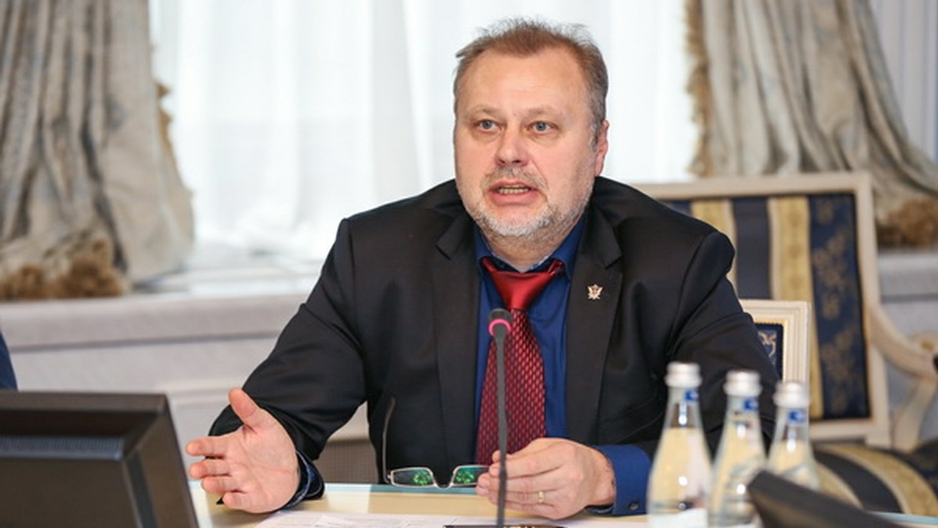 Я что, убегу? - СМИ опубликовали видео задержания замглавы ФСИН Я что, убегу? - СМИ опубликовали видео задержания замглавы ФСИН