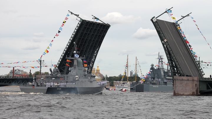Концерт на Дворцовой площади в день ВМФ 2023: кто выступит