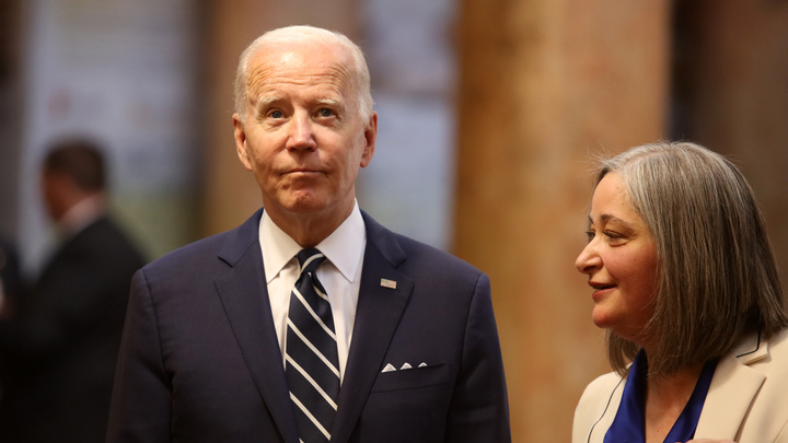 Прозрачный намёк. Саудовский король не стал встречать Байдена в аэропорту