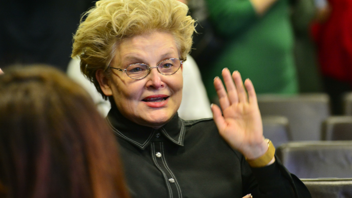 На телеведущую Елену Малышеву подали иск за нарушение авторских прав