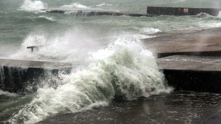 В Керченском проливе во время шторма века столкнулись три корабля