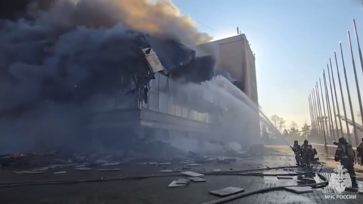 СК начал проверку по факту большого пожара в краевом театре в Хабаровске
