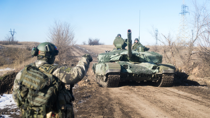 В Бахмуте брошенные командирами и под напором Вагнер боевики ВСУ сдаются в плен