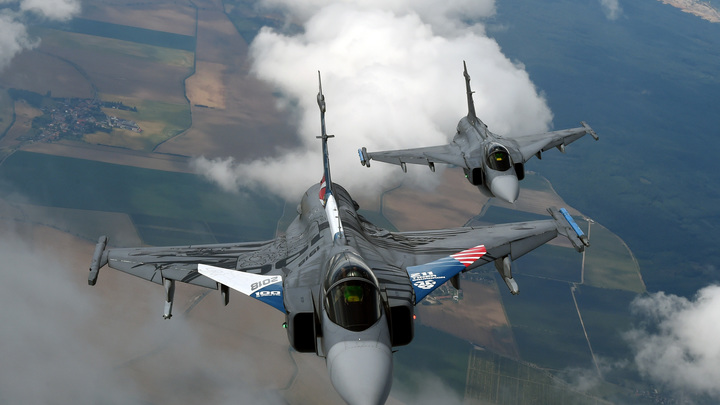 В НАТО объяснили, почему Украина не получит истребители F-16