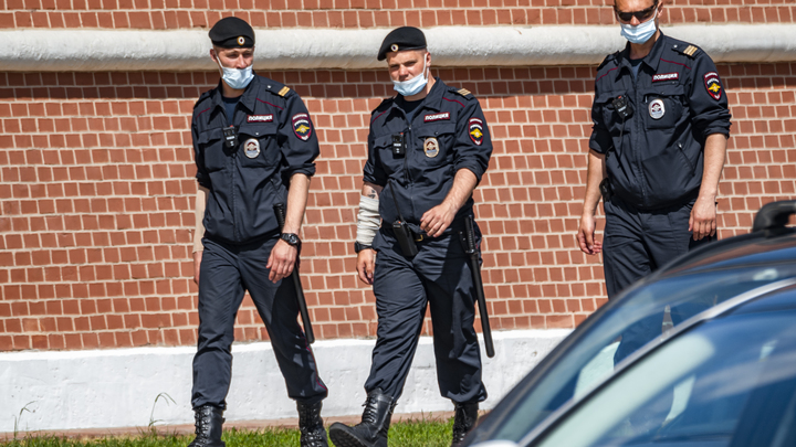 Не нравится — пишите рапорт: силовики в Екатеринбурге жалуются на принудительную вакцинацию